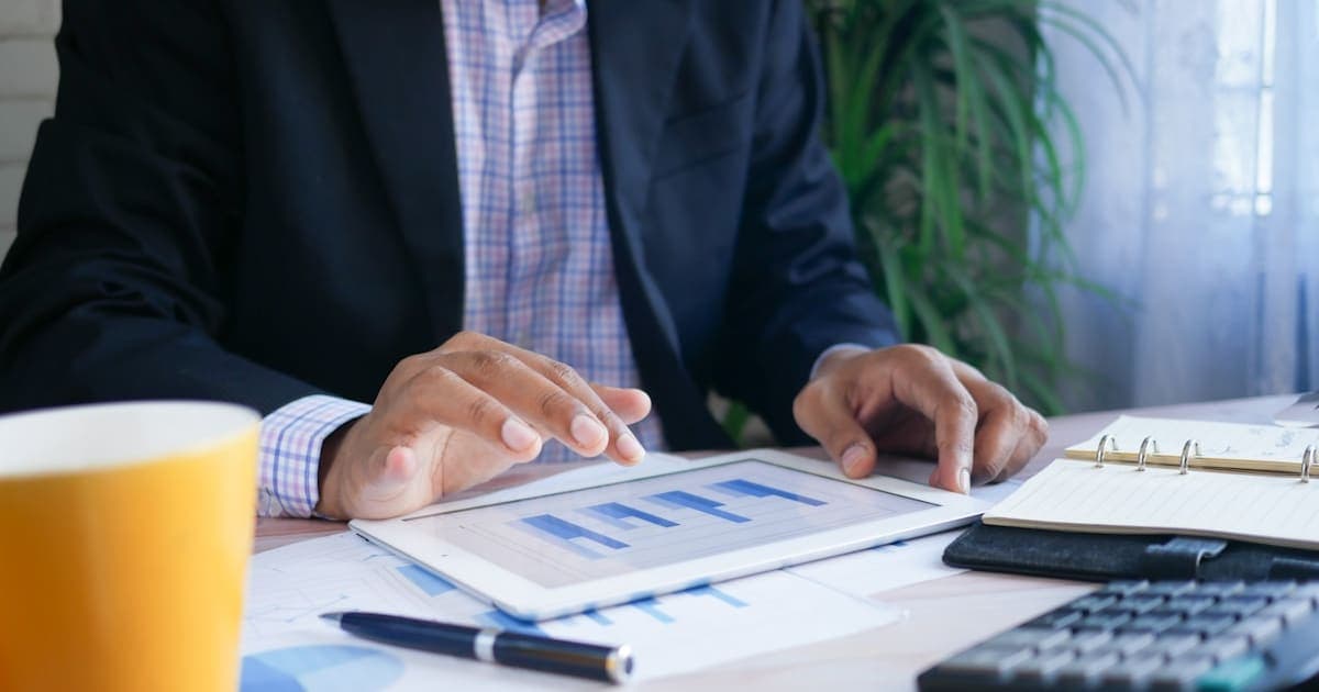 Cuánto cobra un asesor de pensiones IMSS en México: precios, servicios y banderas rojas | RIVENZA