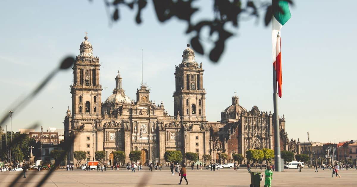 Comparativa pensión IMSS vs ISSSTE 2026: diferencias y requisitos | RIVENZA